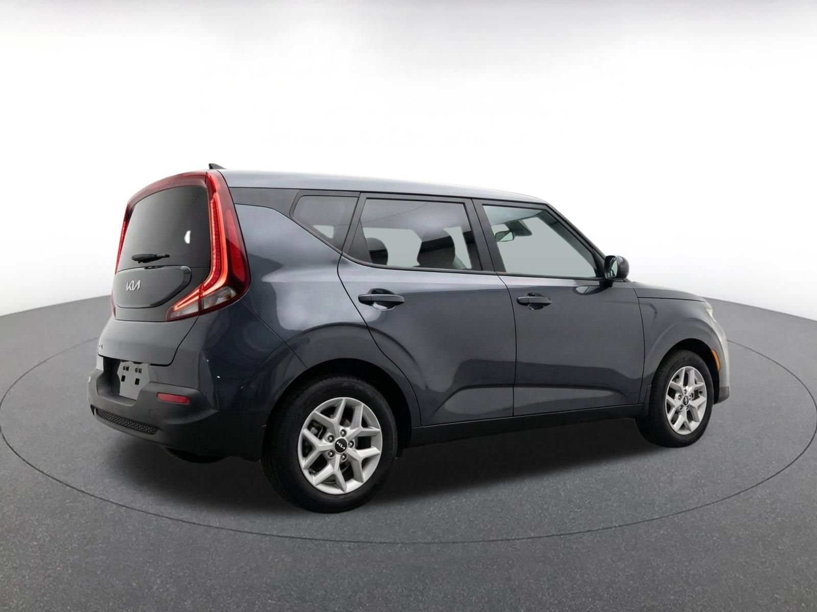 Used 2025 Kia Soul LX w/ LX Technology Package FWD image 9