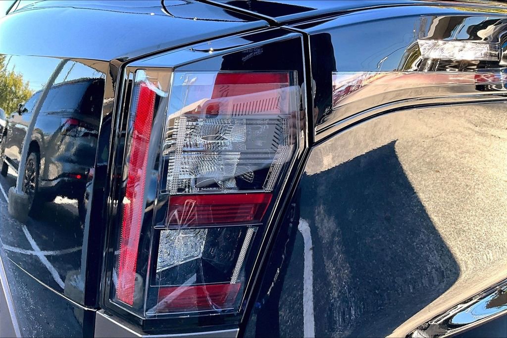 Used 2025 Nissan Kicks SR image 37