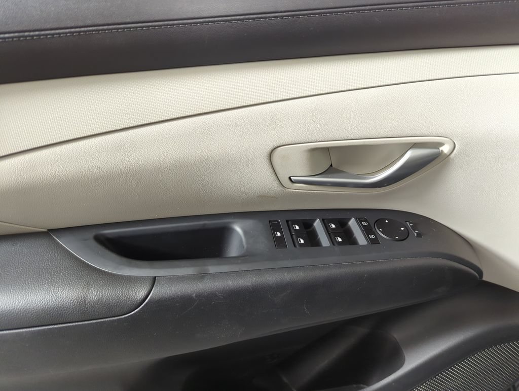 Used 2025 Hyundai Tucson SEL FWD image 9