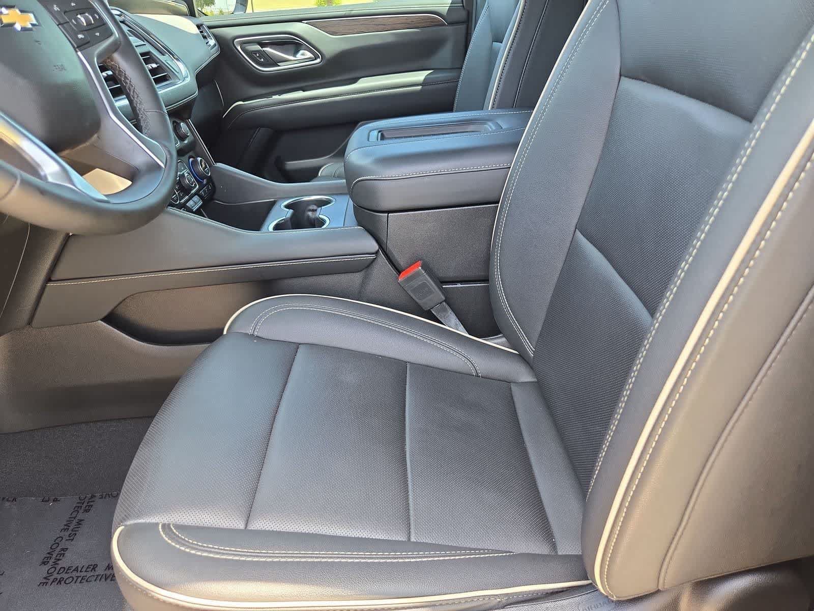 Used 2024 Chevrolet Tahoe Premier w/ Premium Package AWD/4WD image 14