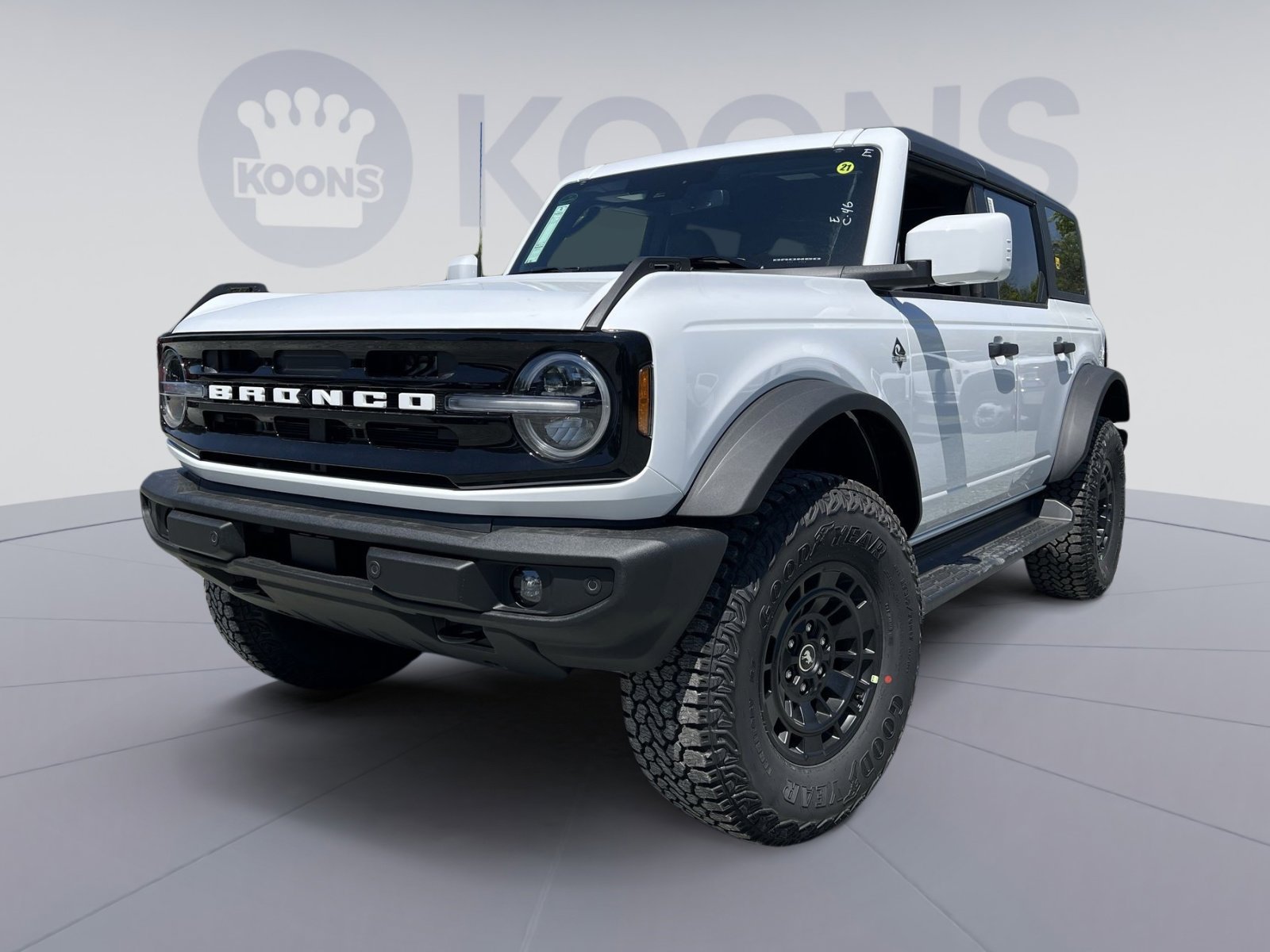 New 2026 Ford Bronco Outer Banks AWD/4WD image 1