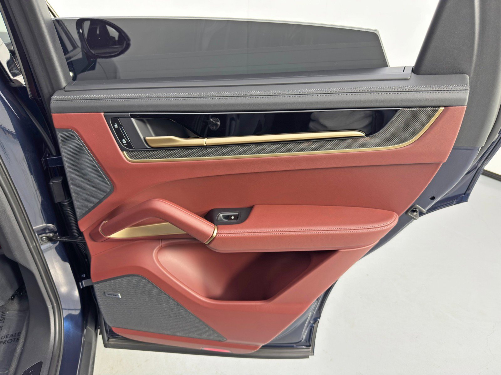 Used 2025 Porsche Cayenne Turbo image 52