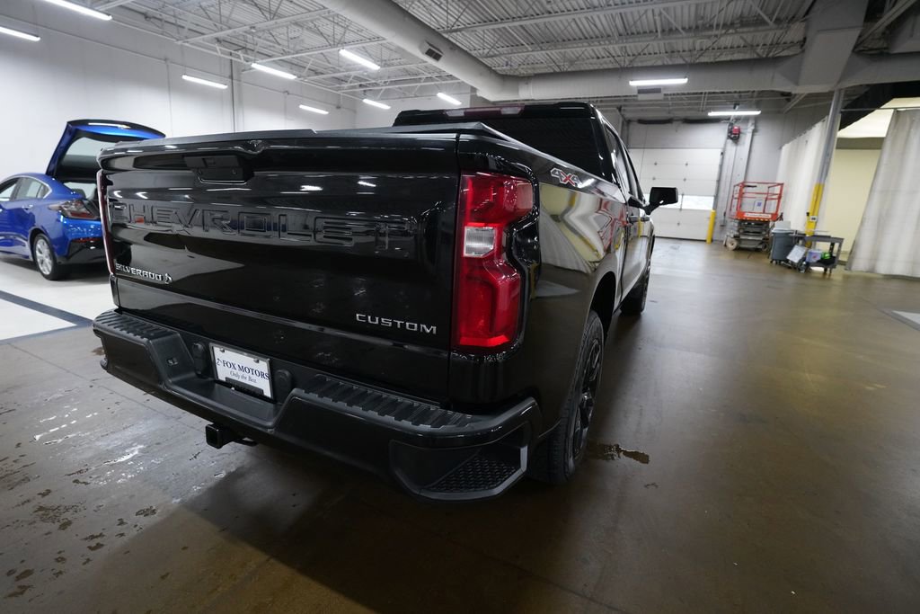 Used 2019 Chevrolet Silverado 1500 Custom w/ Custom Convenience Package AWD/4WD image 13