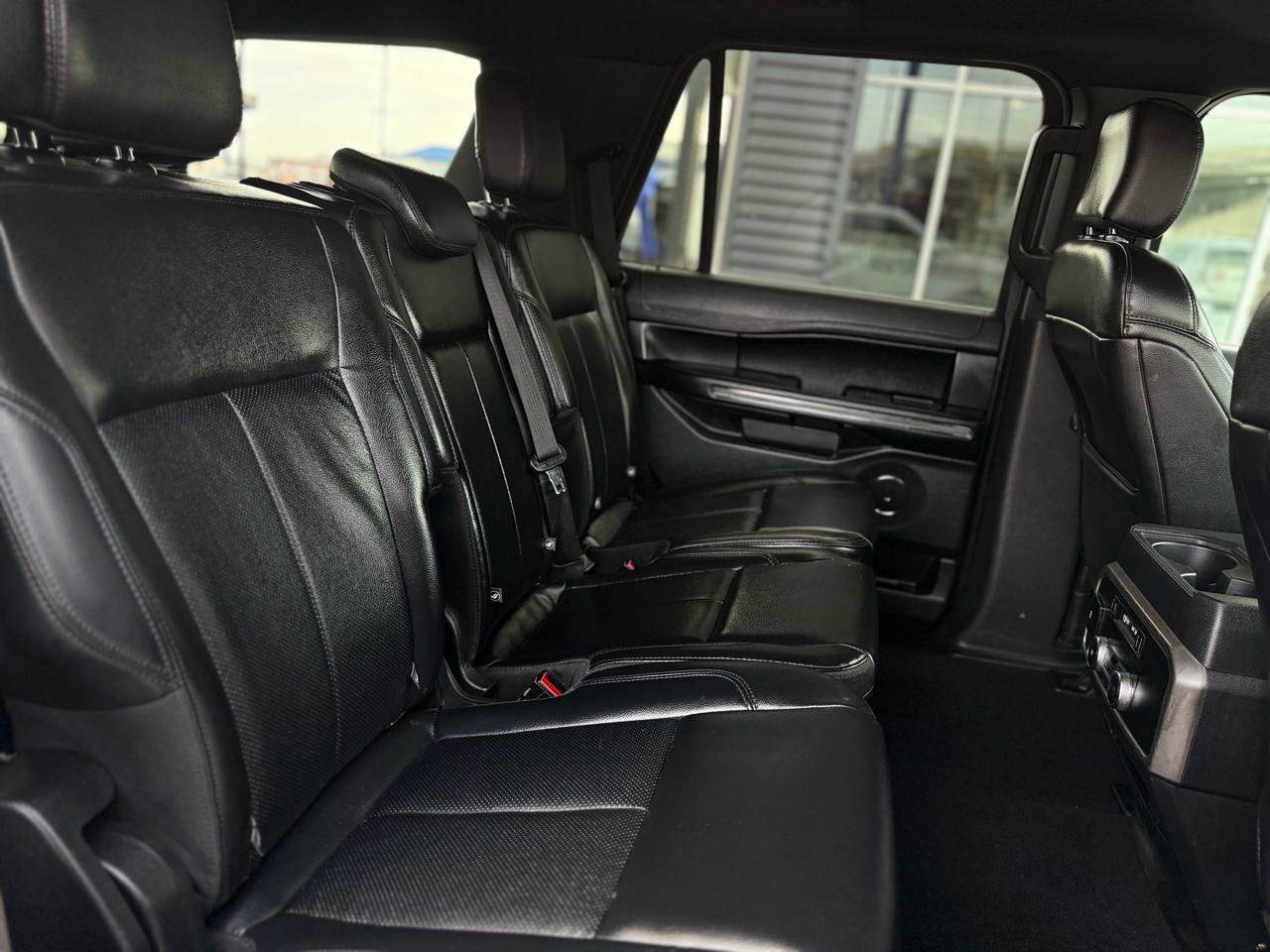 Used 2019 Ford Expedition XLT w/ Equipment Group 201A RWD image 18