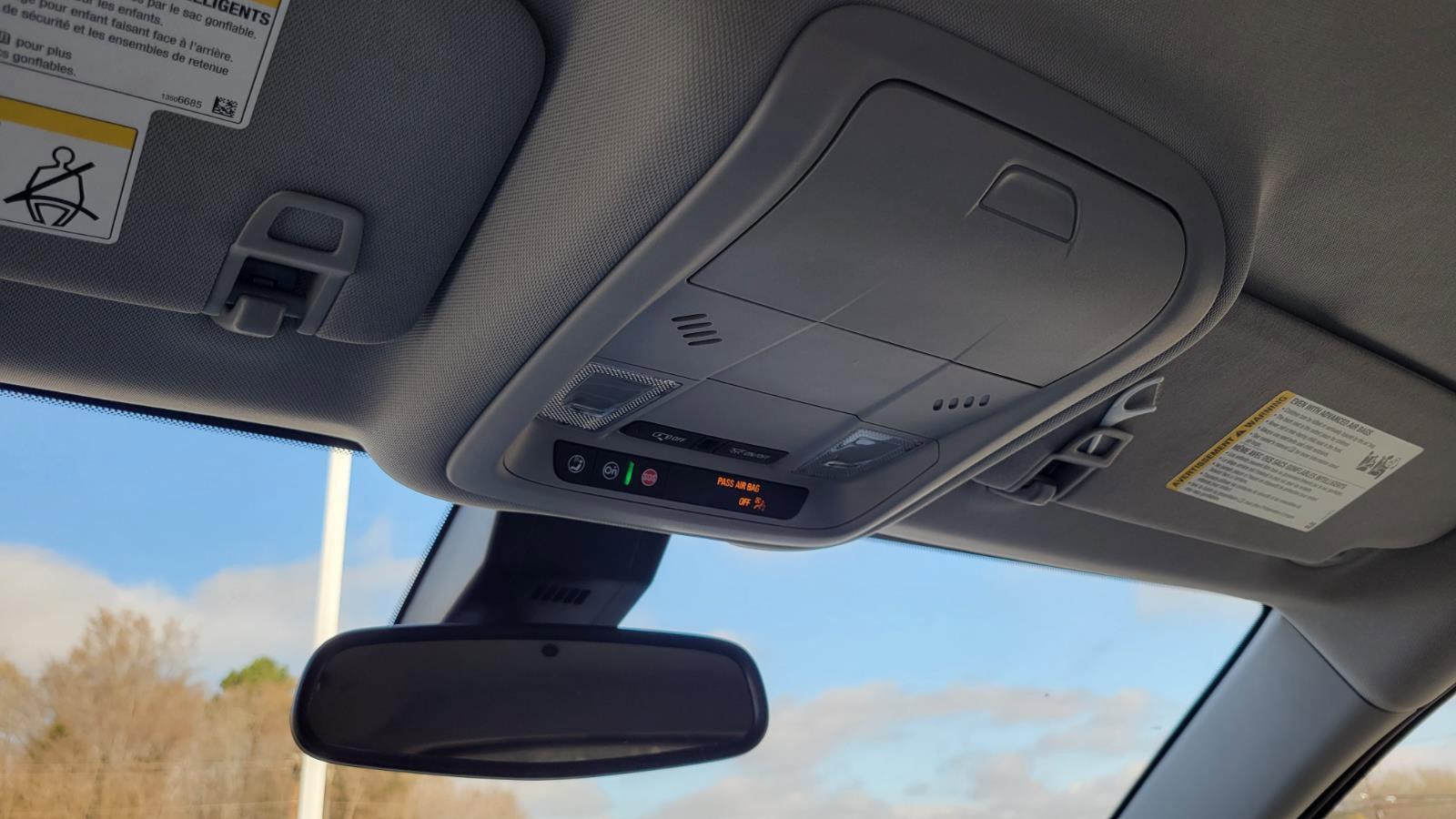 Used 2023 GMC Terrain SLE image 33