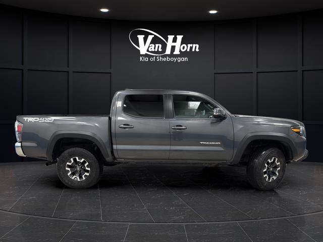 Used 2022 Toyota Tacoma TRD Off-Road AWD/4WD image 2