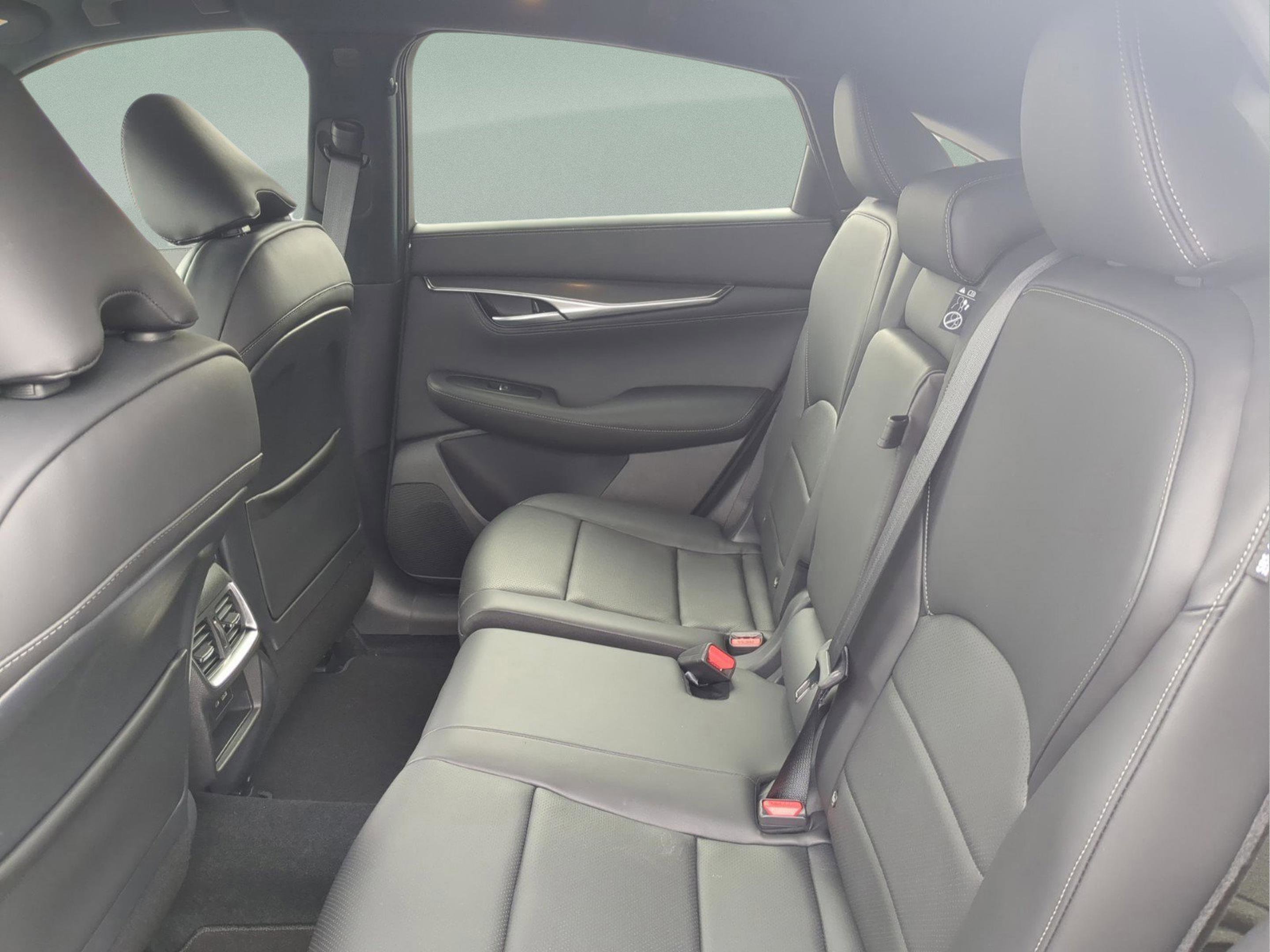 Certified 2025 INFINITI QX55 Luxe w/ Cargo Package image 11