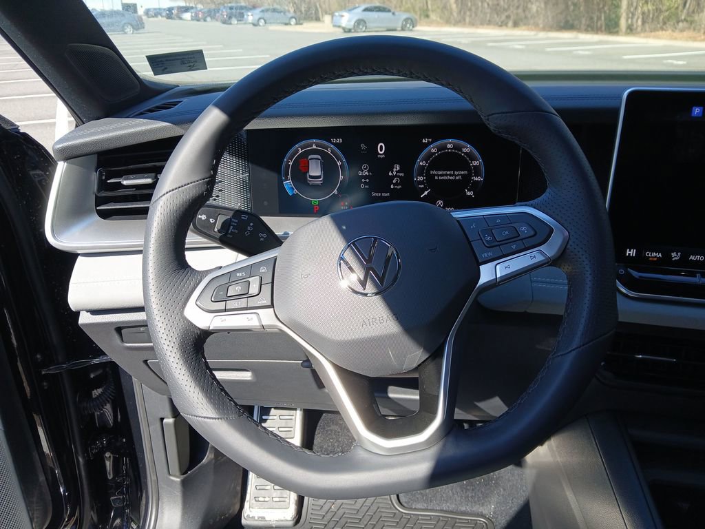 New 2026 Volkswagen Tiguan SE R-Line image 14