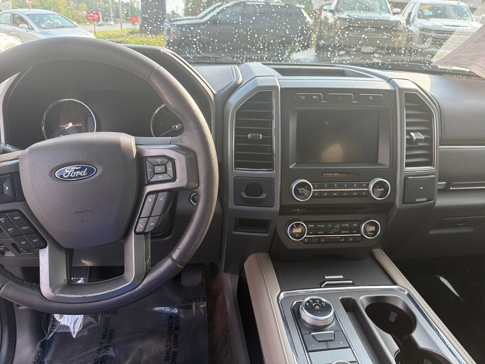 Used 2018 Ford Expedition Max XLT w/ Equipment Group 202A AWD/4WD image 15