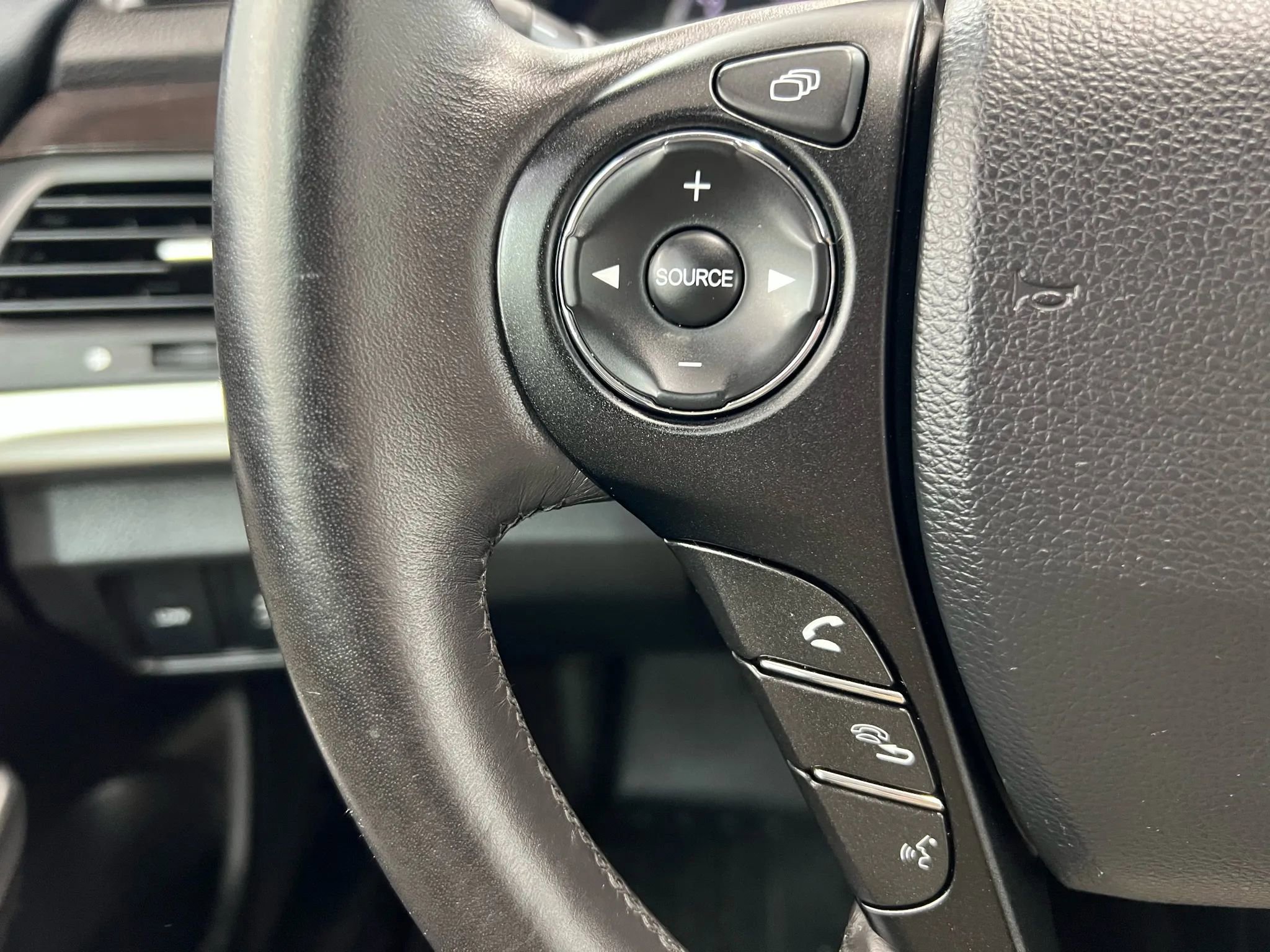 Used 2014 Honda Crosstour EX-L image 17