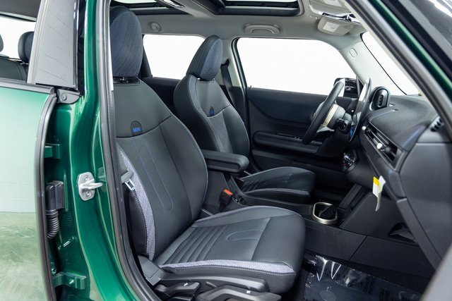 Certified 2025 MINI Cooper S image 27