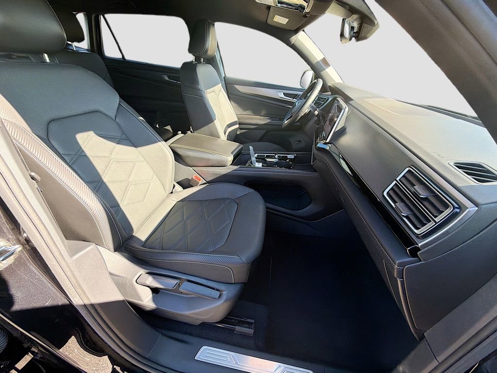 Used 2024 Volkswagen Atlas Cross Sport SE image 16