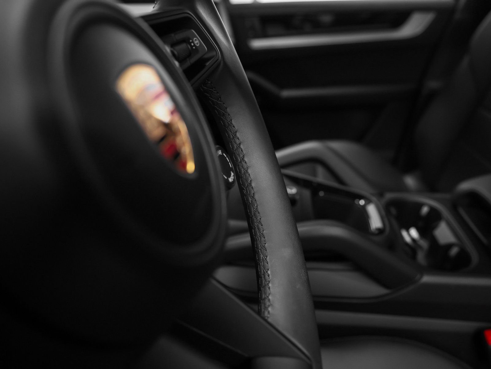 Certified 2025 Porsche Cayenne image 30