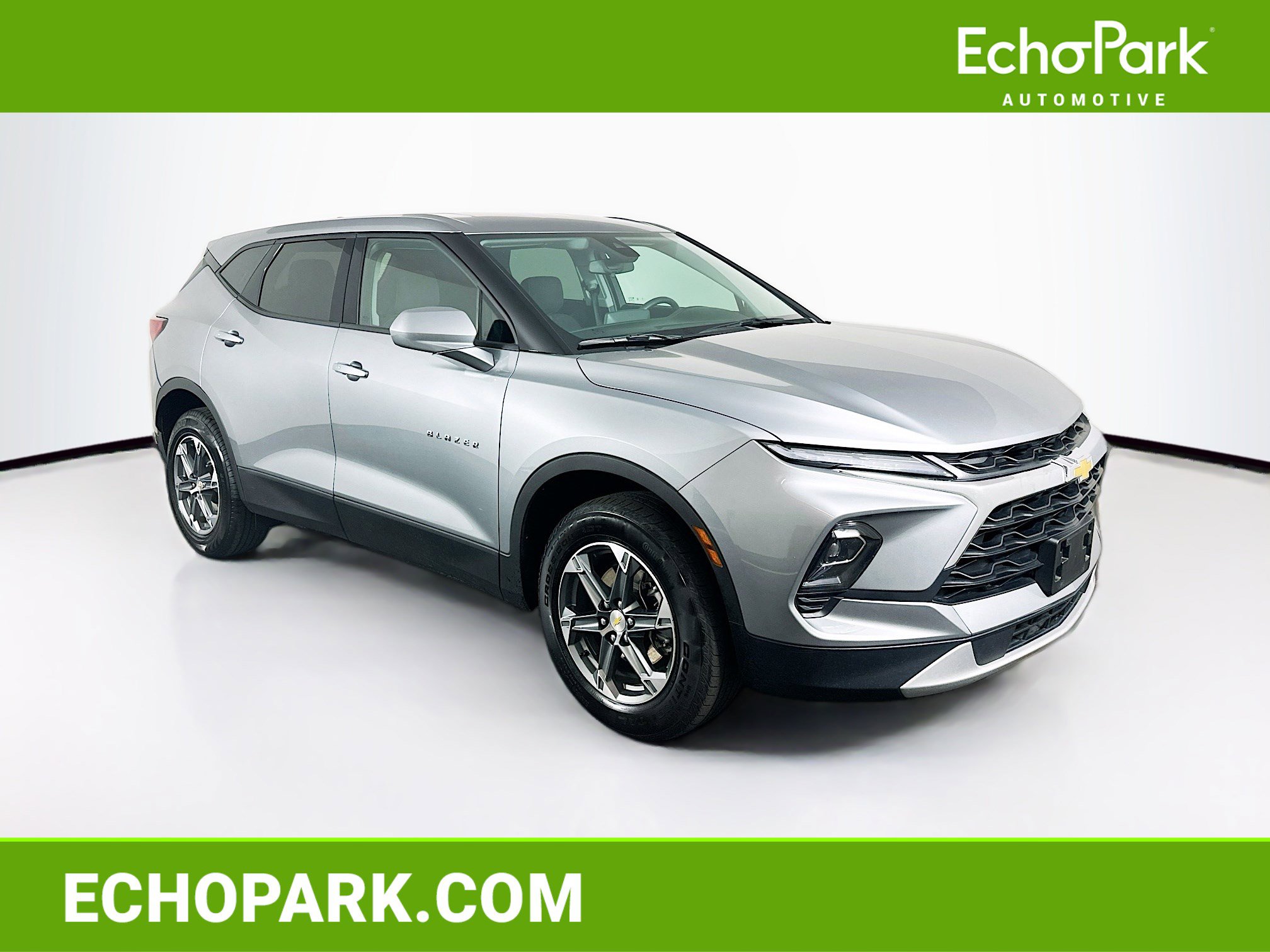 Used 2025 Chevrolet Blazer LT FWD image 1