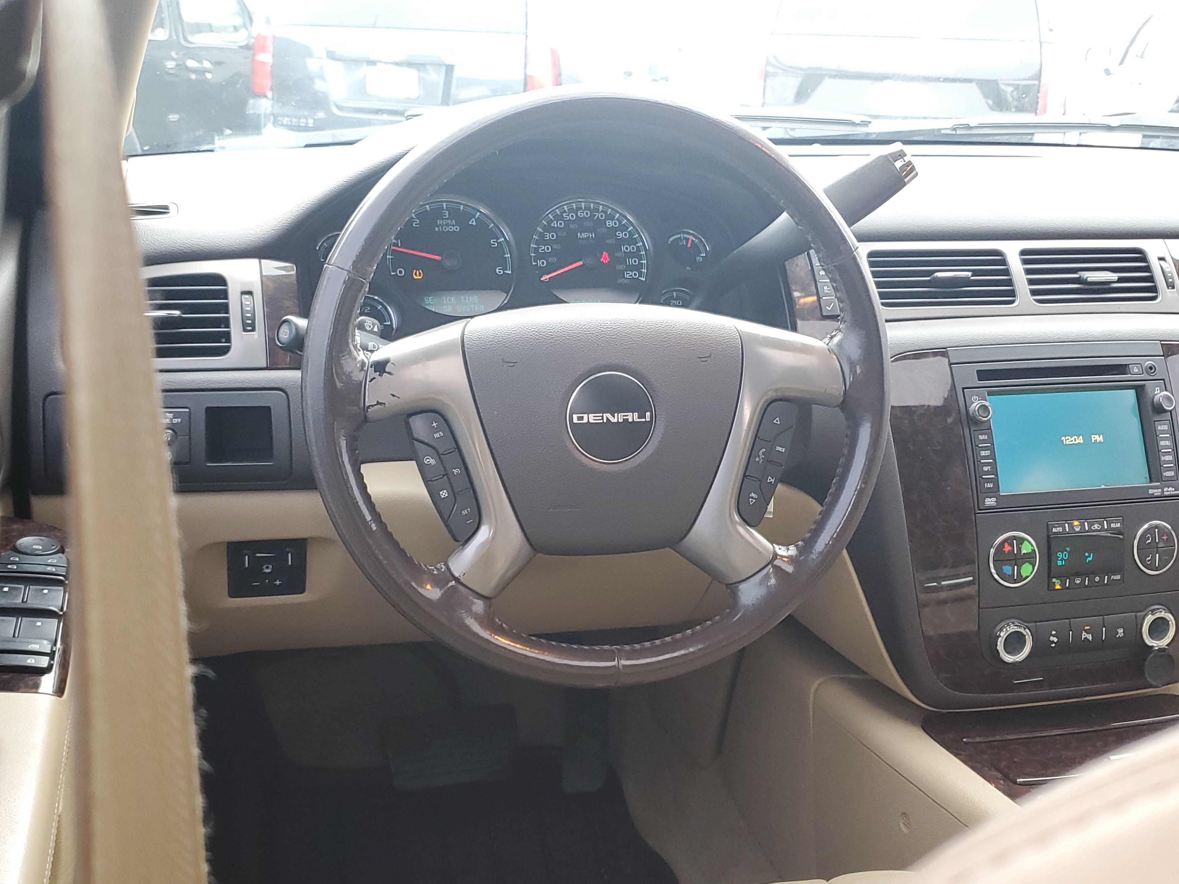 Used 2011 GMC Yukon XL Denali image 13