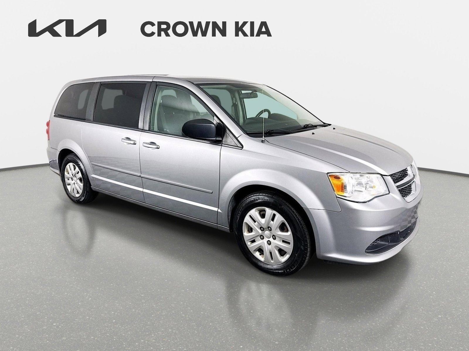 Used 2016 Dodge Grand Caravan SE w/ Quick Order Package 29E SE FWD image 3