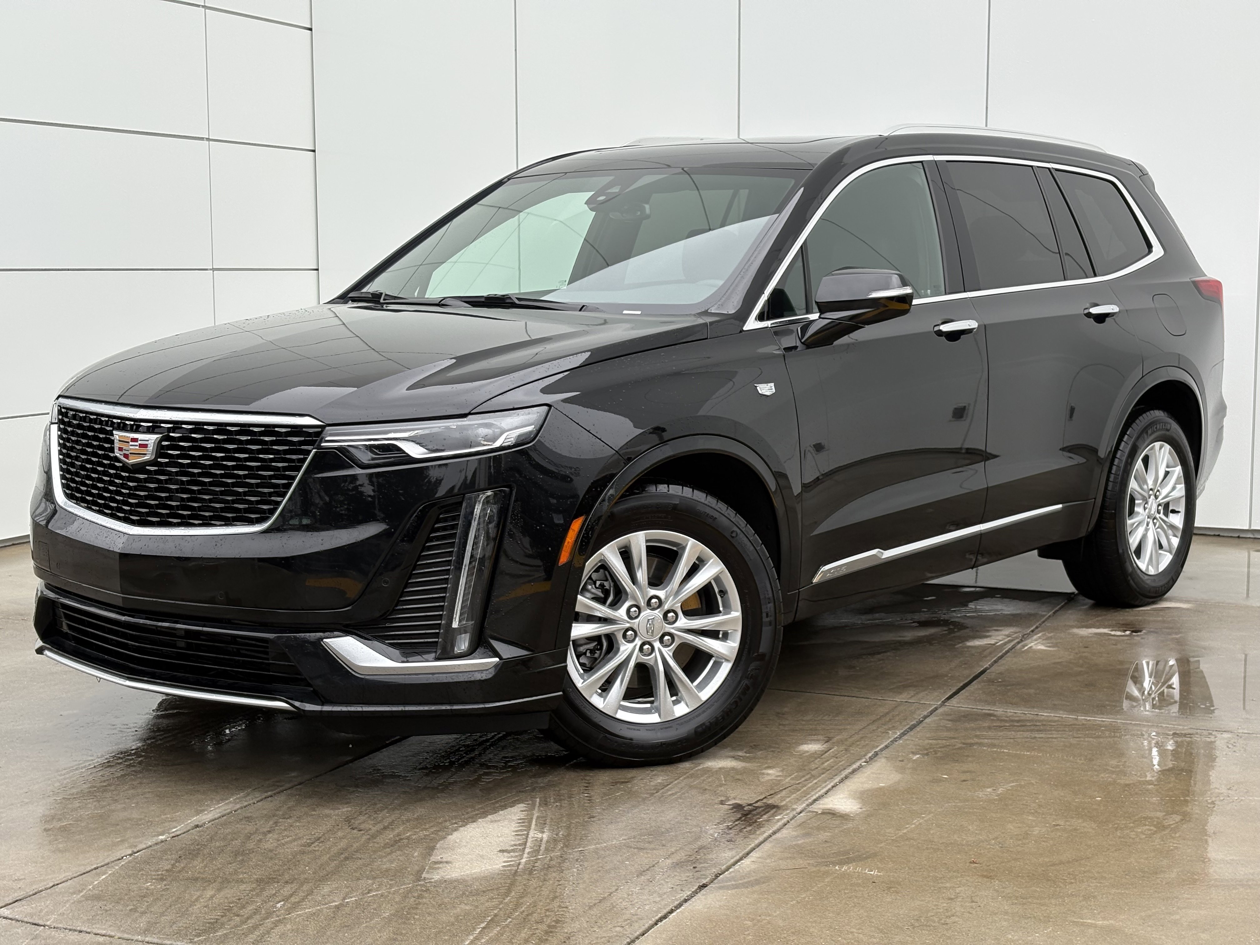 Used 2024 Cadillac XT6 Luxury w/ LPO, Floor Liner Package image 2