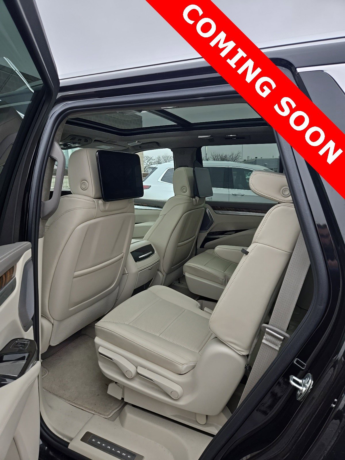 Certified 2025 Cadillac Escalade Premium Luxury Platinum image 4