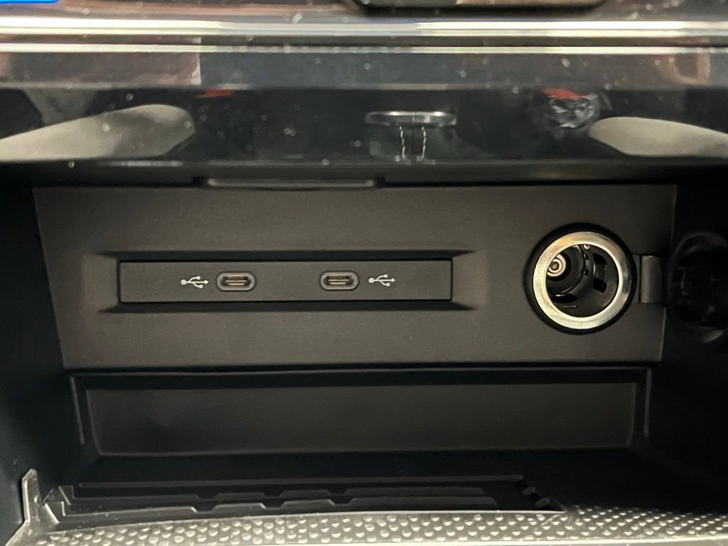 New 2025 Volkswagen Taos SE image 11