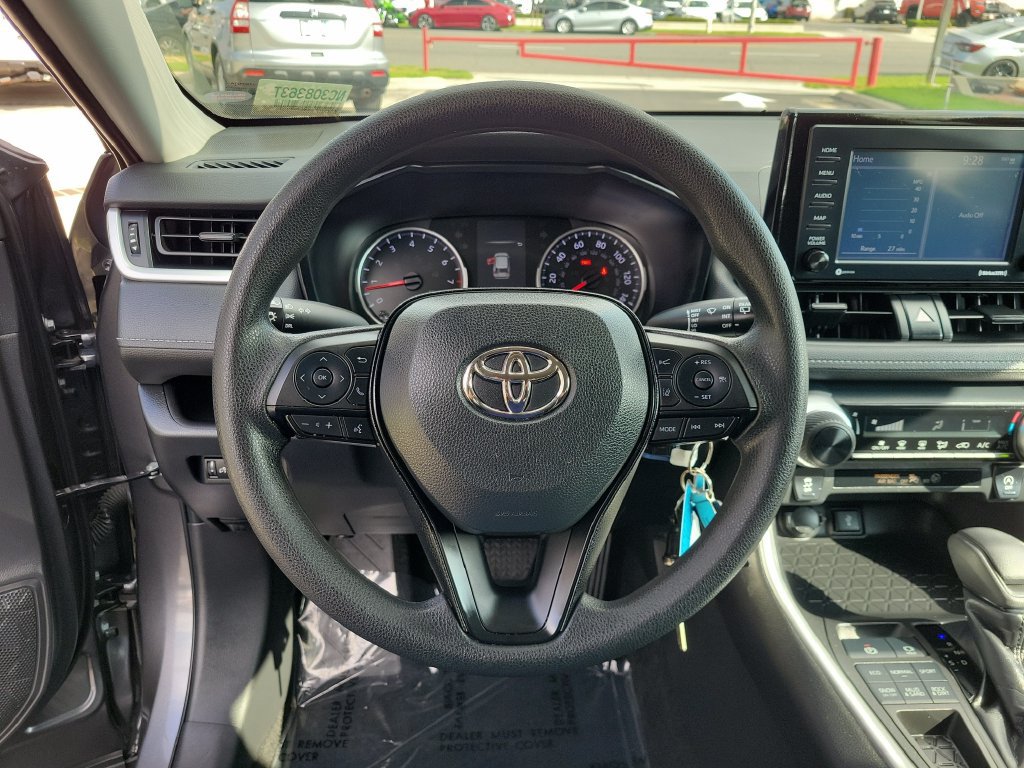 Used 2022 Toyota RAV4 LE AWD/4WD image 25