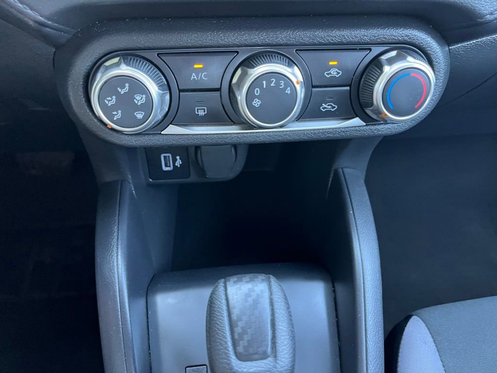 Used 2025 Nissan Versa S image 34