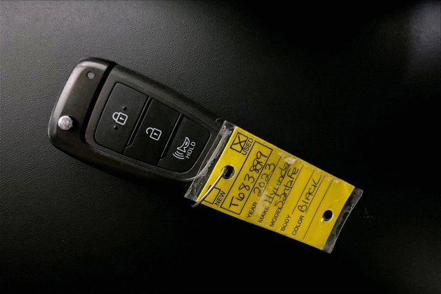 Used 2023 Hyundai Santa Fe SE w/ Cargo Package AWD/4WD image 11