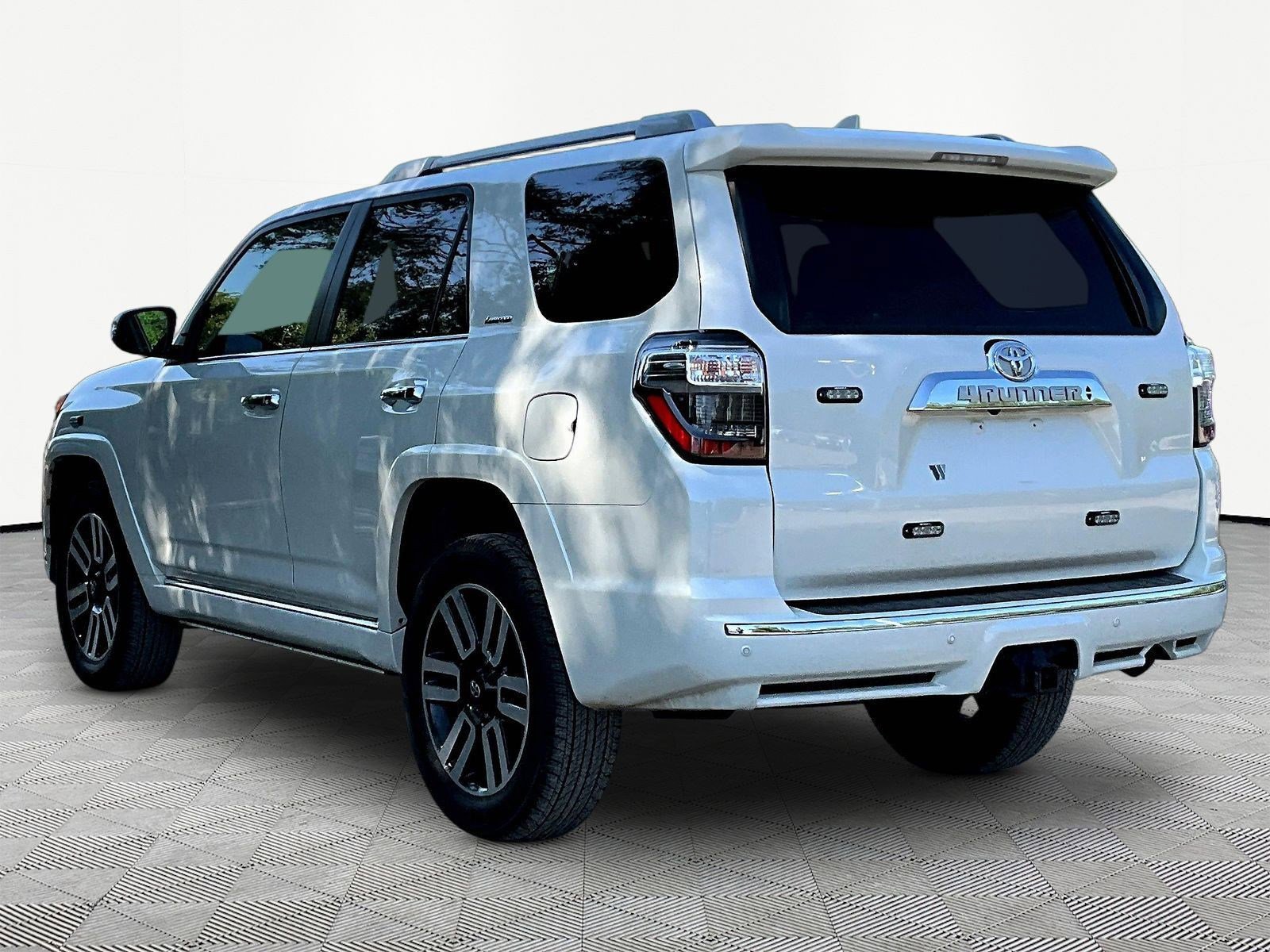 Used 2021 Toyota 4Runner Limited AWD/4WD image 8