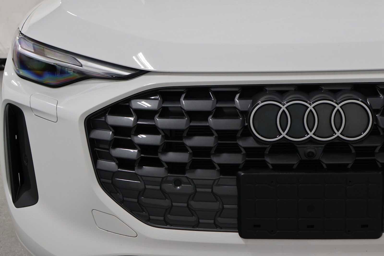 Certified 2025 Audi Q5 Premium w/ Convenience Package AWD/4WD image 15