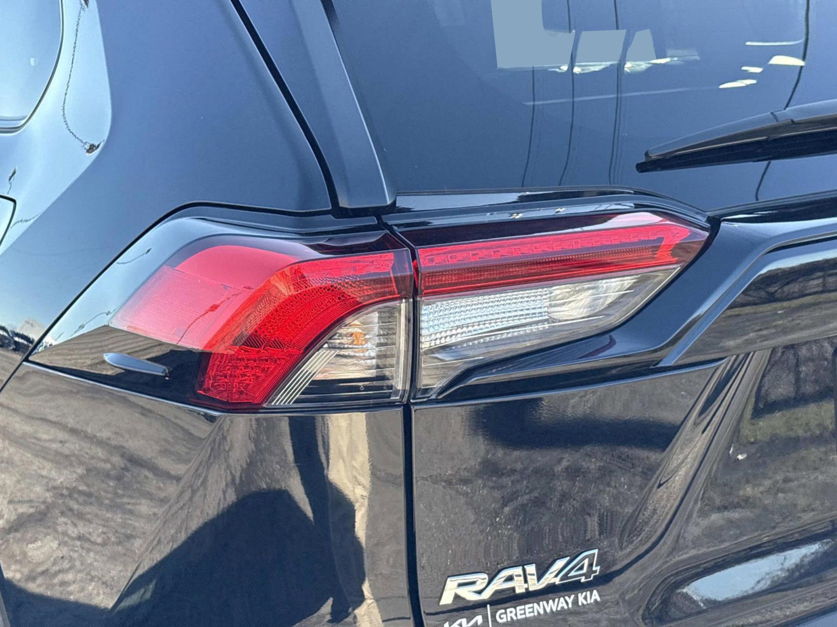 Used 2024 Toyota RAV4 XLE image 33