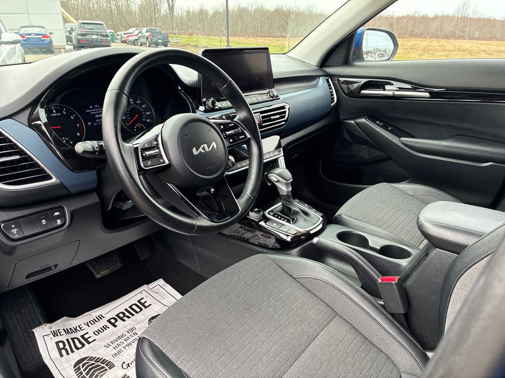 Used 2023 Kia Seltos S w/ Navigation Package AWD/4WD image 15