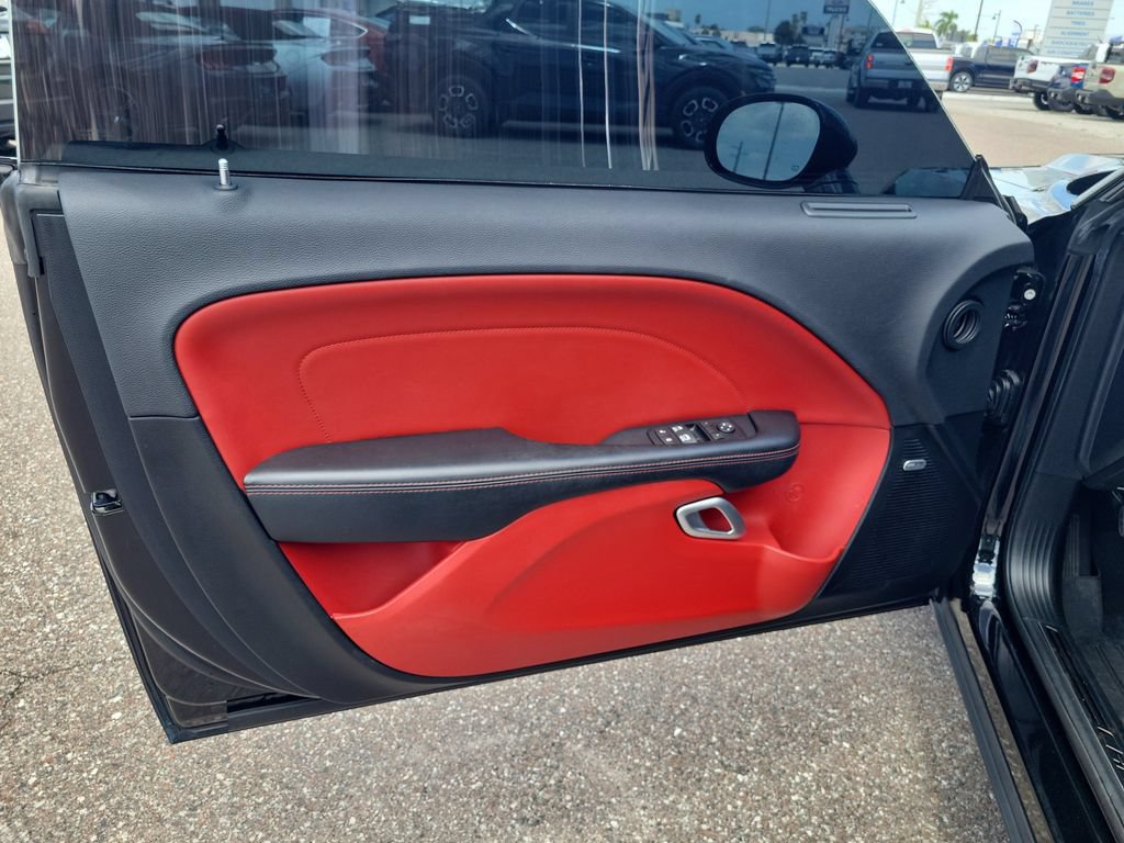 Used 2016 Dodge Challenger R/T Scat Pack w/ Leather Interior Group RWD image 18