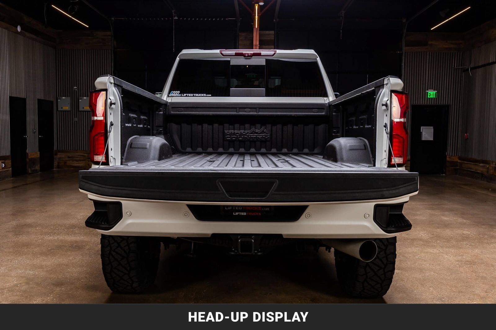 Used 2024 Chevrolet Silverado 2500 High Country w/ High Country Premium Package AWD/4WD image 9