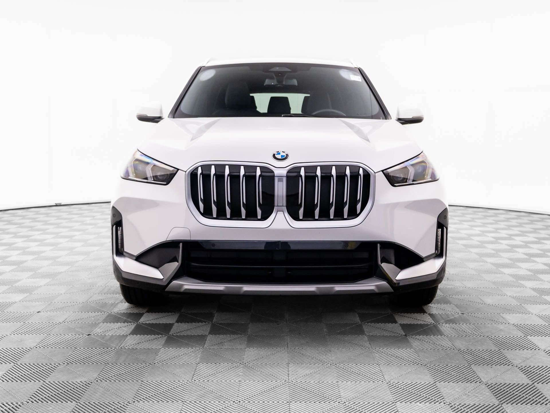 Certified 2025 BMW X1 xDrive28i w/ Convenience Package image 9