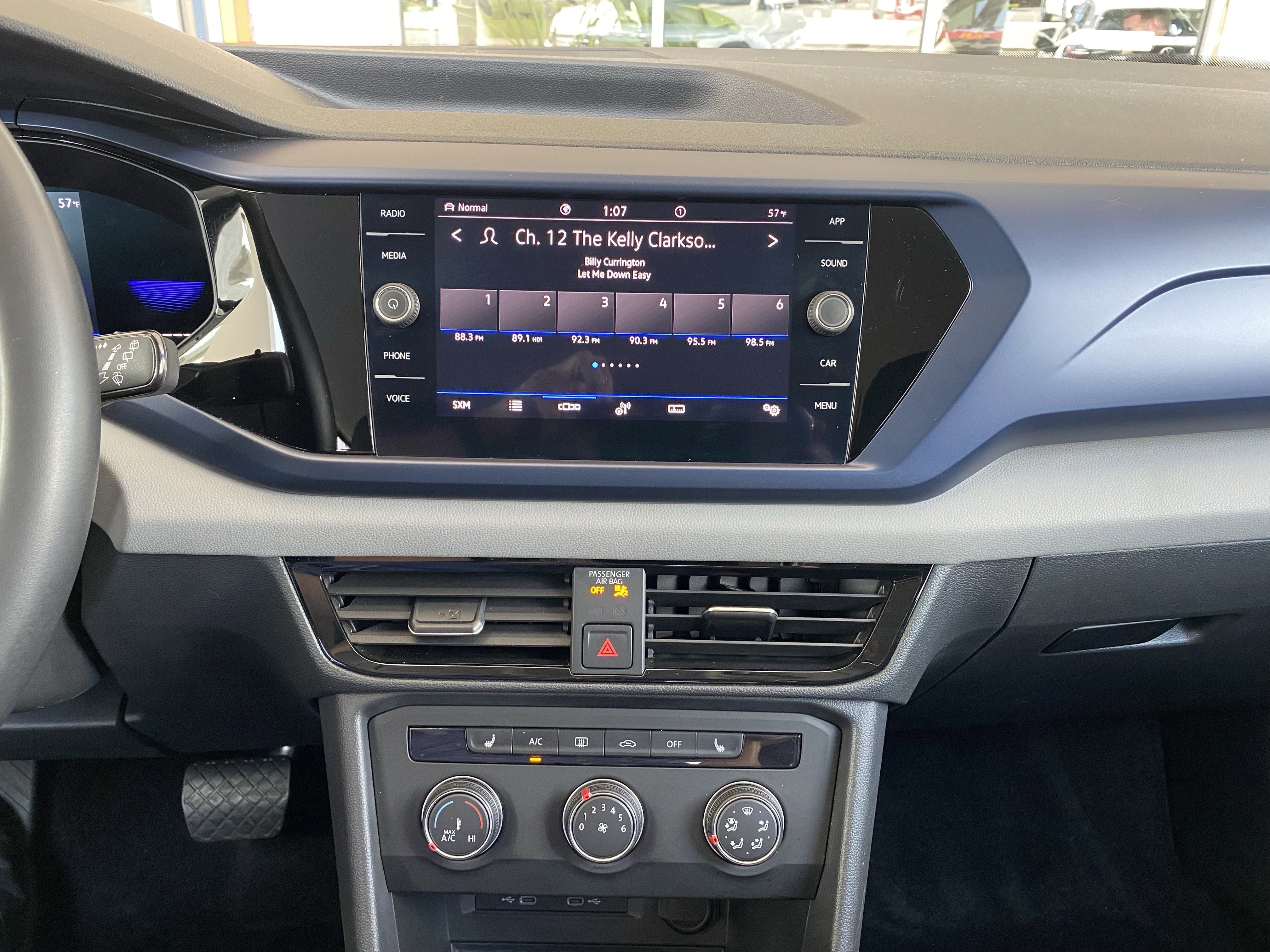 Certified 2022 Volkswagen Taos SE image 25