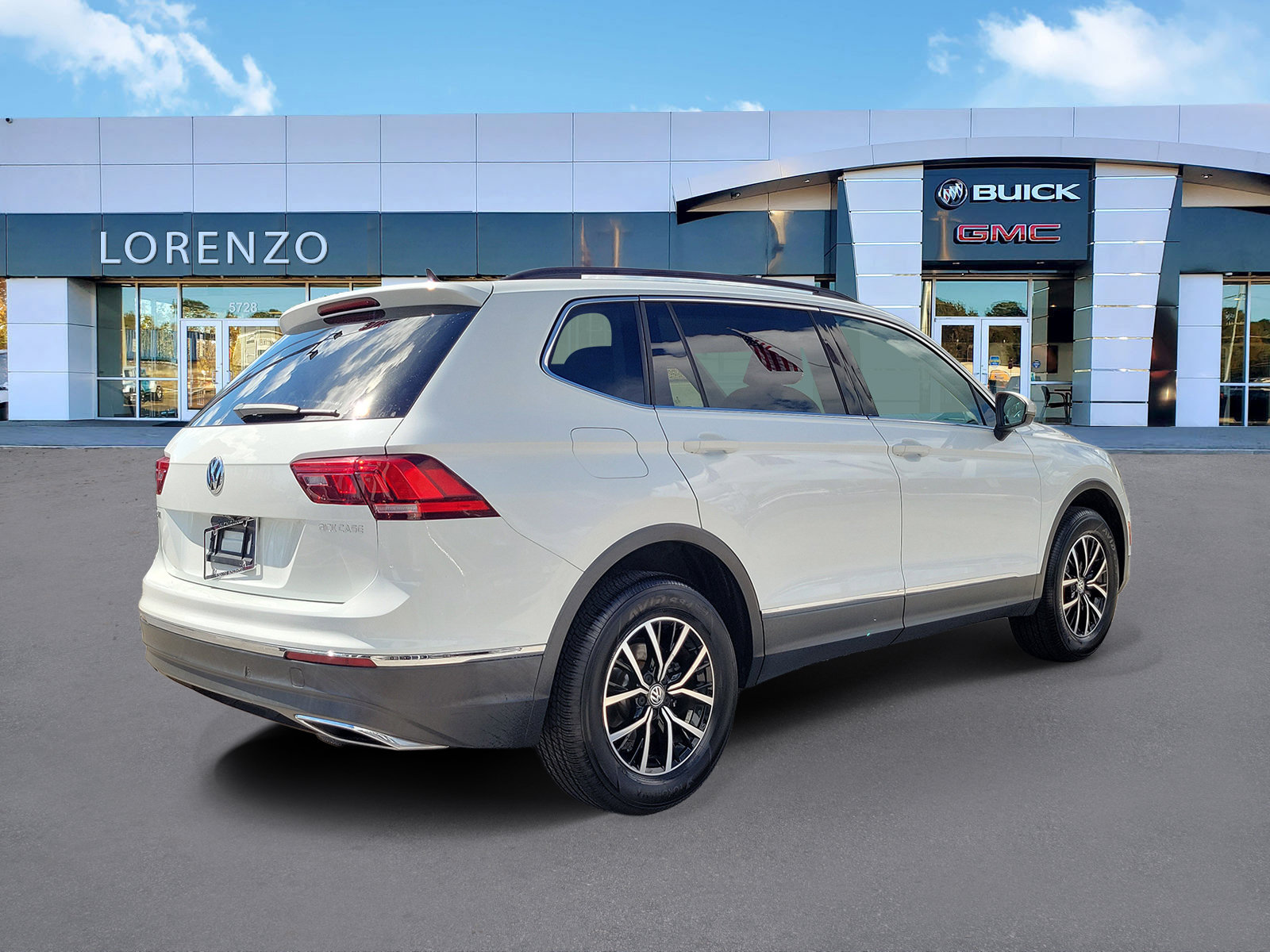 Used 2021 Volkswagen Tiguan SE FWD image 5