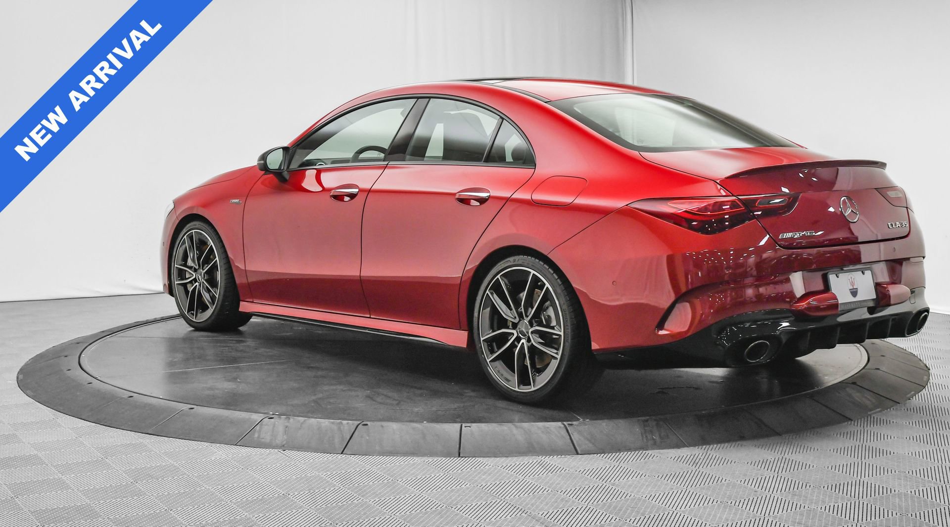 Used 2025 Mercedes-Benz CLA 35 AMG 4MATIC image 5