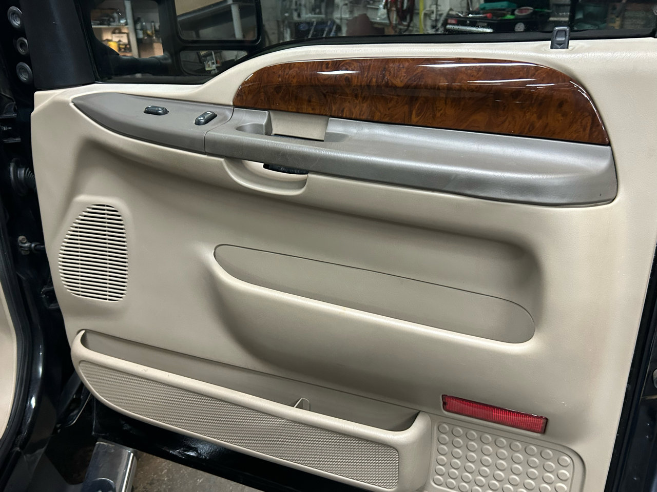 Used 2004 Ford F350 Lariat image 19