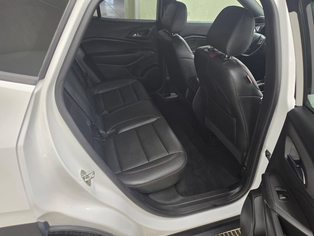 Used 2024 Chevrolet Trax RS FWD image 11