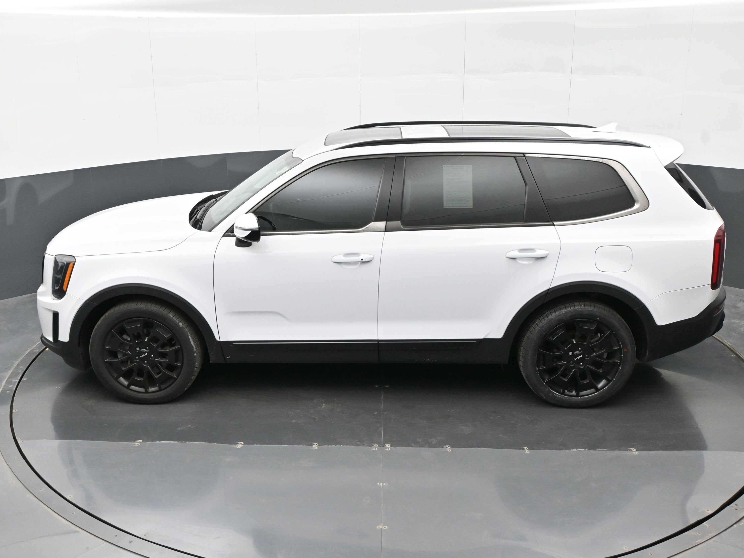 Used 2022 Kia Telluride SX w/ SX Prestige Package image 38