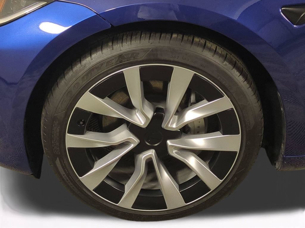 Used 2025 Tesla Model 3 Long Range RWD image 11