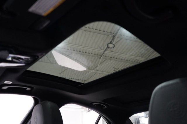 Used 2022 Alfa Romeo Giulia Ti image 17