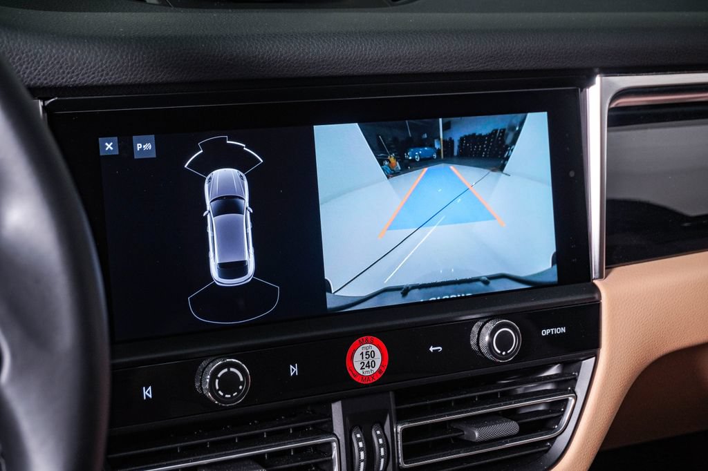 Certified 2023 Porsche Macan S AWD/4WD image 23