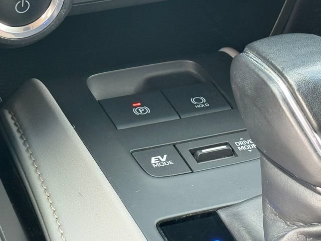 Used 2024 Toyota Venza LE AWD/4WD image 22