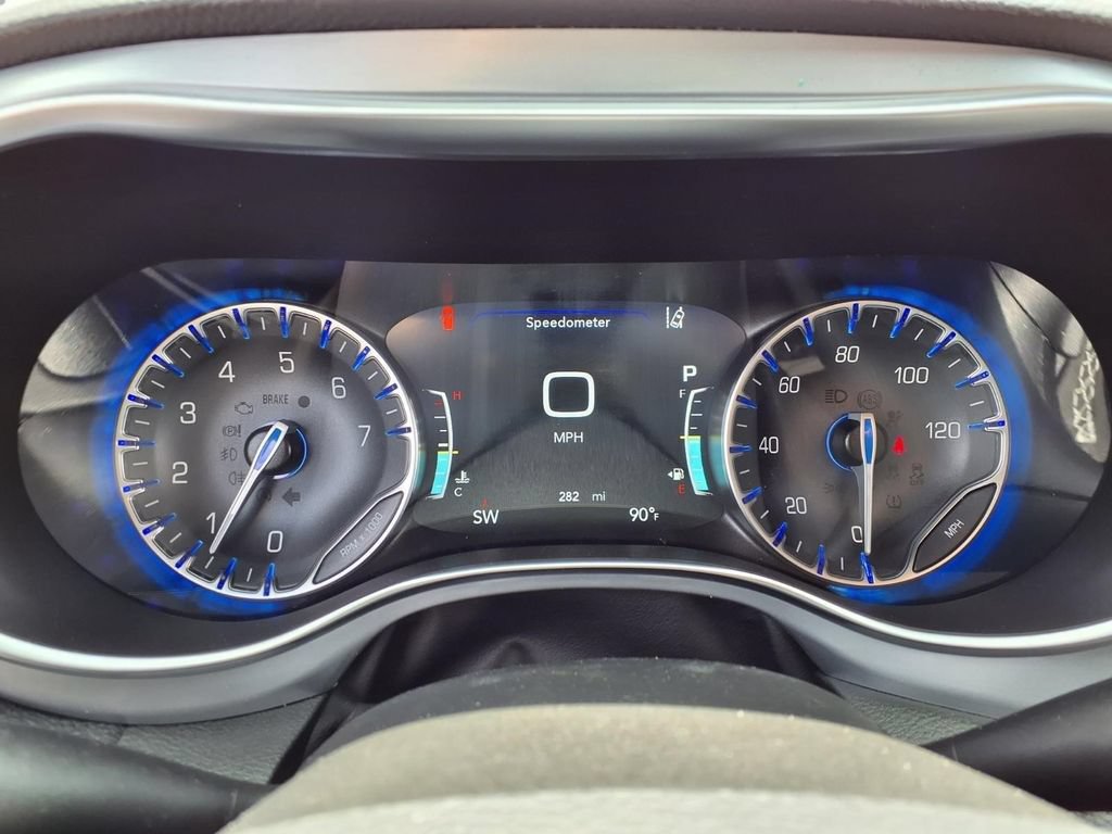 New 2026 Chrysler Pacifica Limited w/ Uconnect Theater Family Group FWD image 15