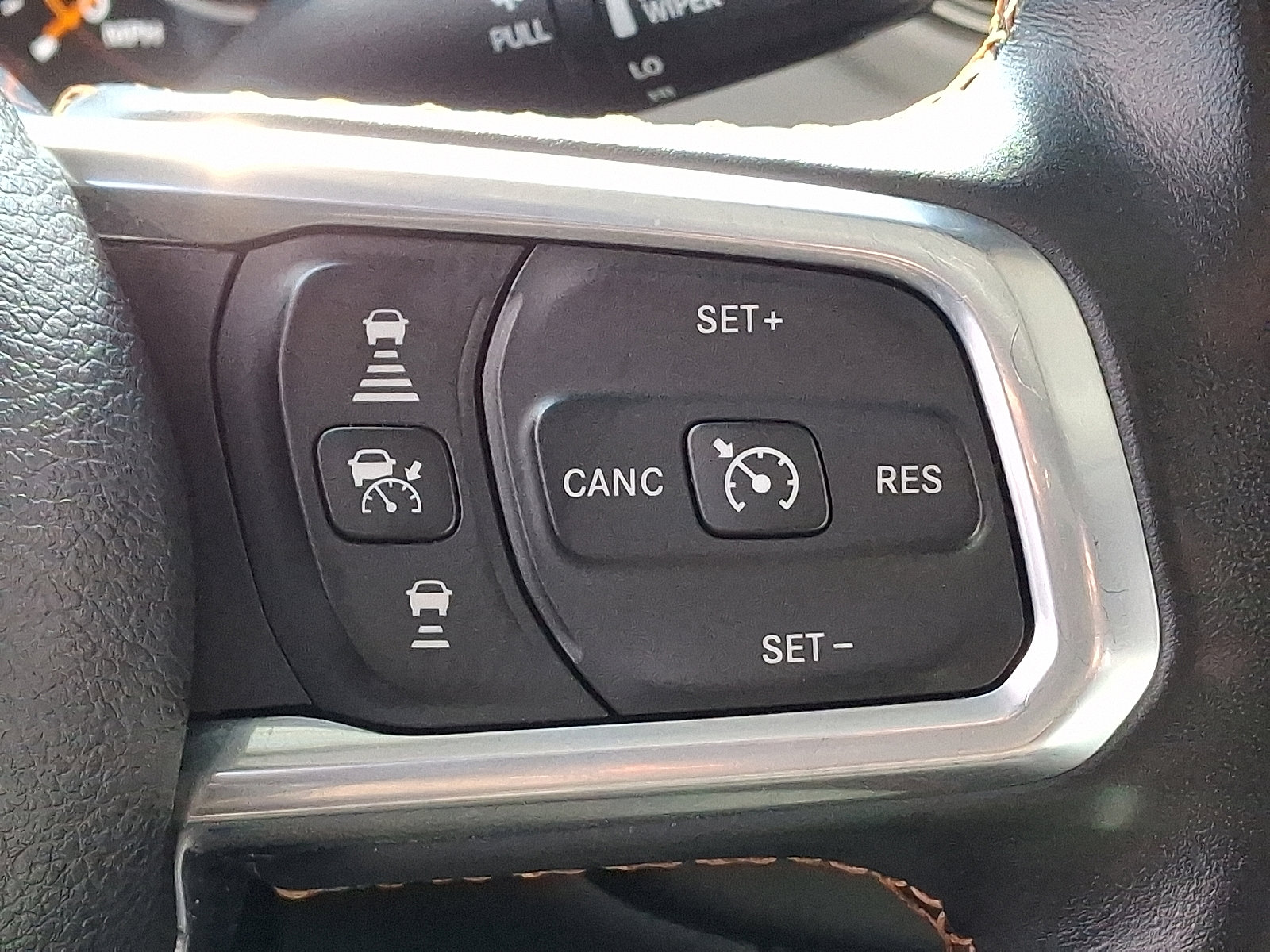 Certified 2022 Jeep Gladiator Overland AWD/4WD image 25