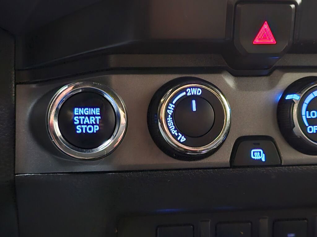 Used 2019 Toyota Tacoma TRD Off-Road w/ Technology Package AWD/4WD image 32