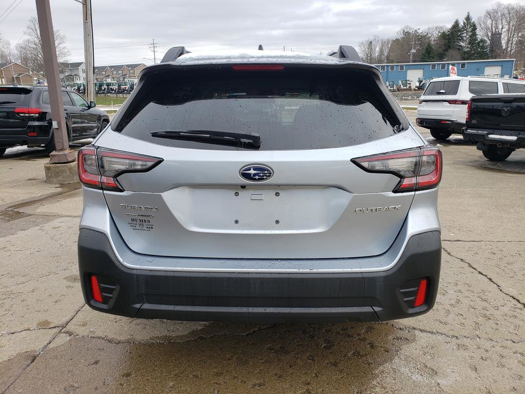 Used 2022 Subaru Outback Premium AWD/4WD image 4