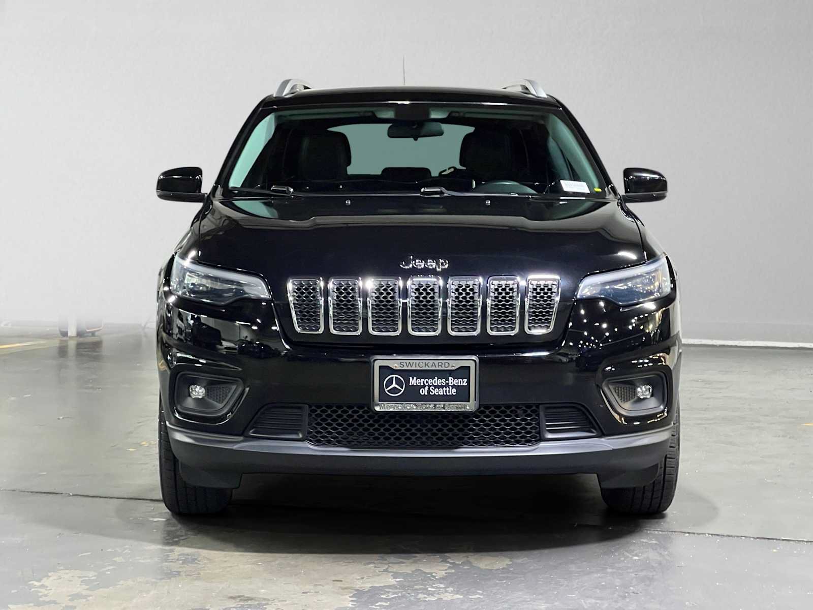 Used 2019 Jeep Cherokee Latitude Plus w/ Cold Weather Group AWD/4WD image 8