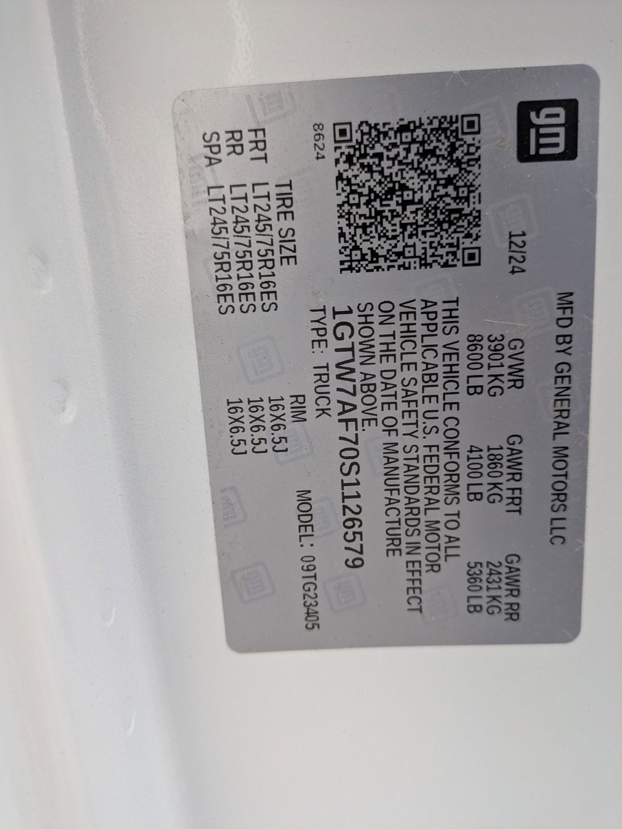 New 2025 GMC Savana 2500 w/ Safety Package RWD image 22