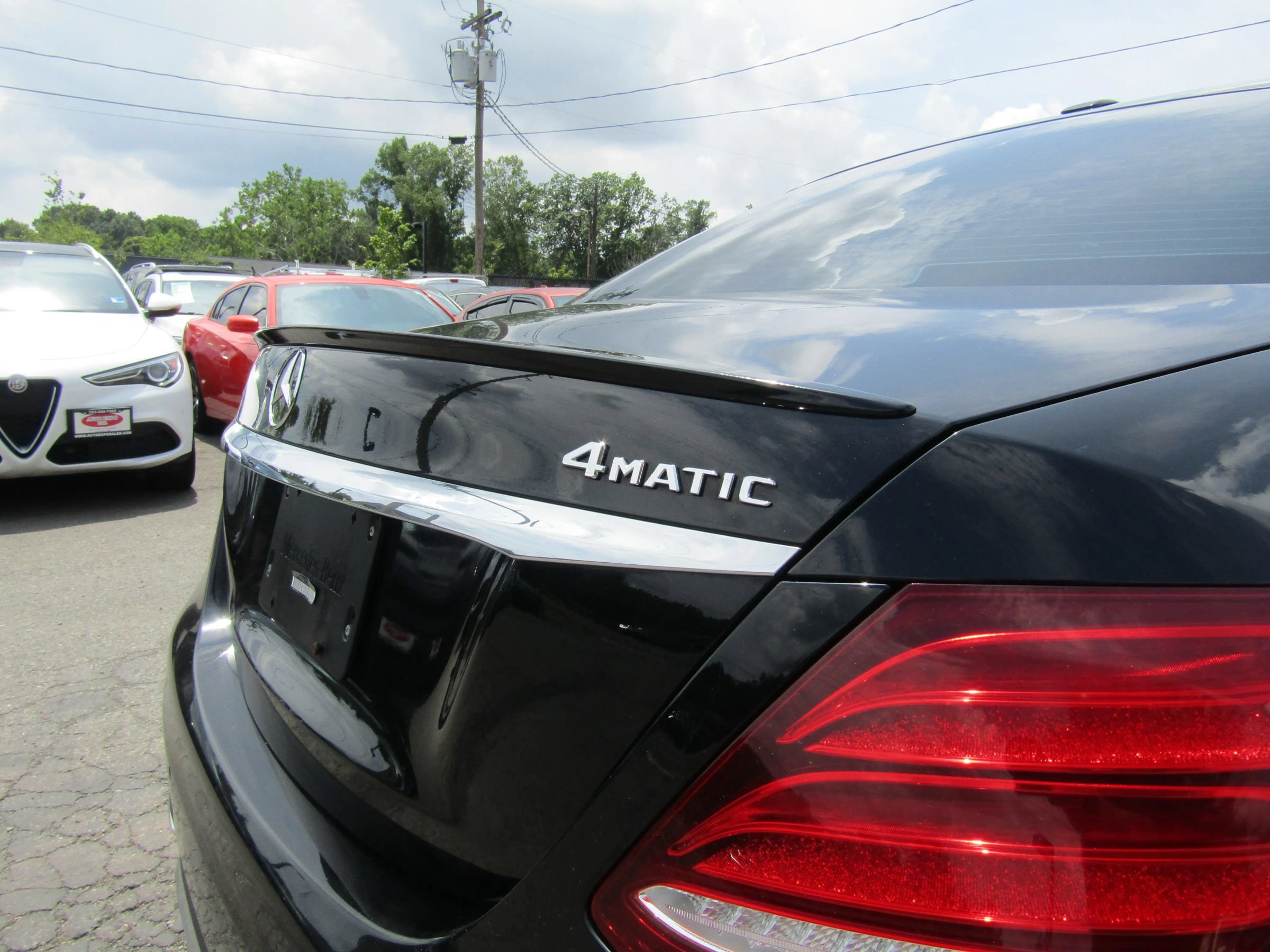 Used 2018 Mercedes-Benz E 300 4MATIC w/ Premium 1 Package image 9